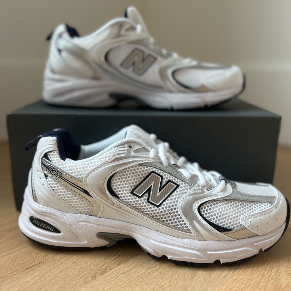 NEW New Balance MR530 Sneakers Women's size 10.5/Mens size 9